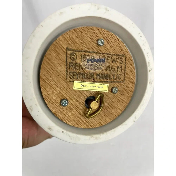 VTG Porcelain Angel Music Box Milano Porcelain Sculpture Figure 1982 Eda Mann - Picture 4 of 10